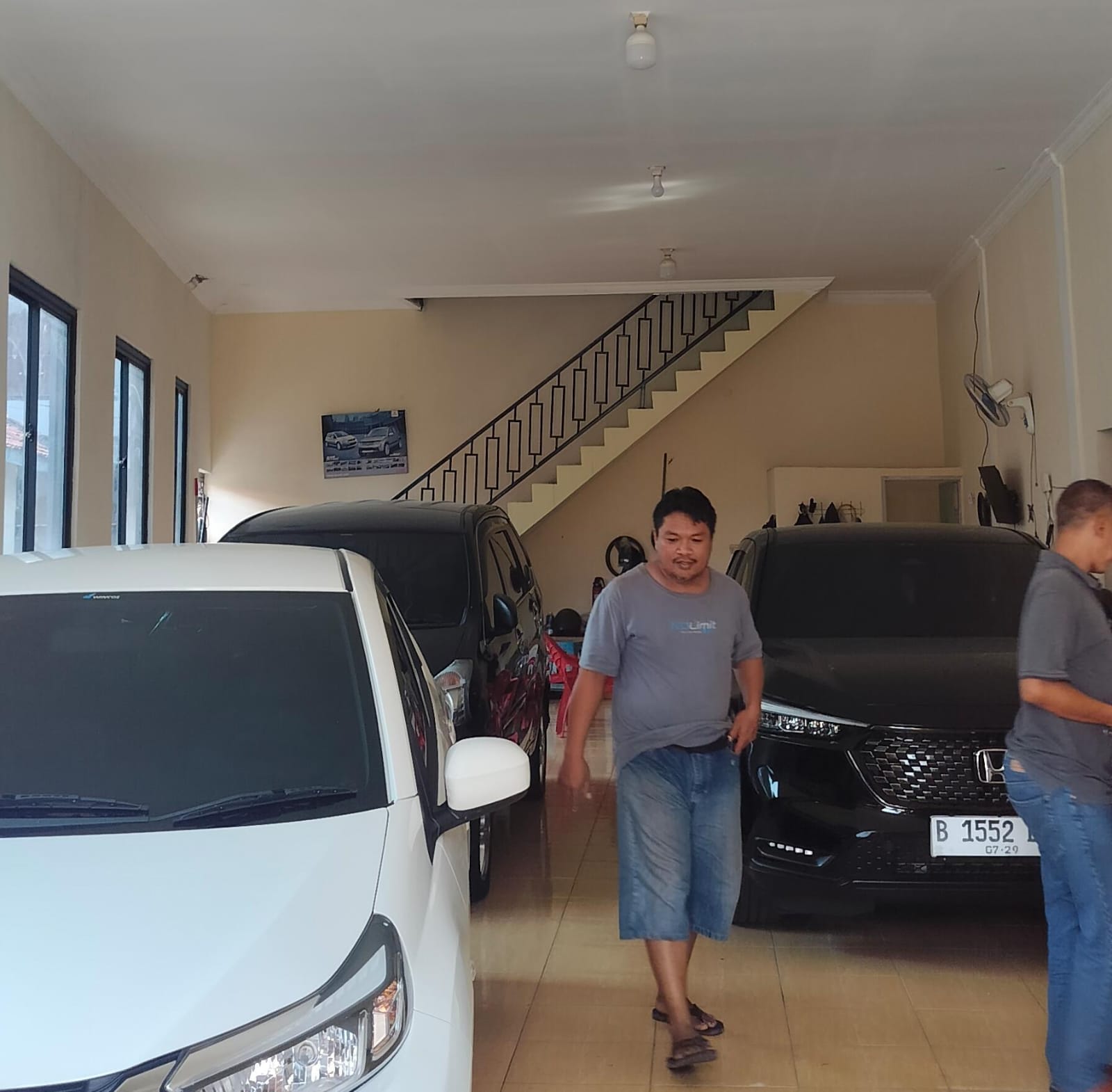 YONOMOBILINDO SHOWROOM